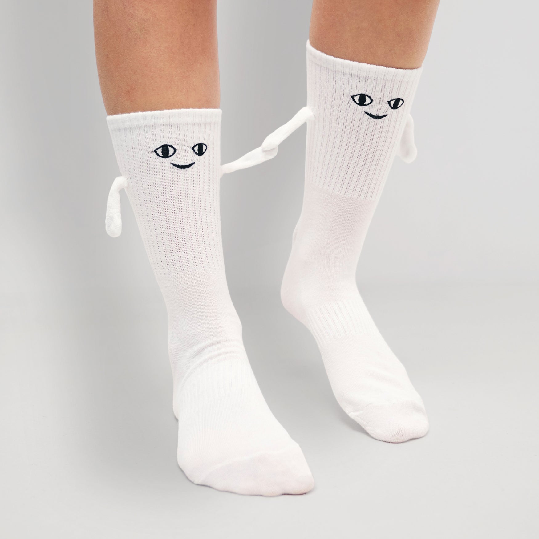 socks_39784b3c-ad10-4b32-8783-07f815fd7ae1.jpg